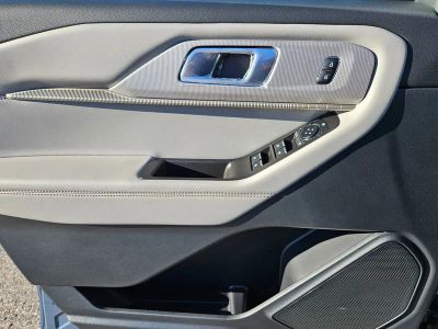 2026 Ford Explorer — photo 10 view