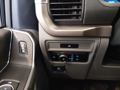 2025 Ford F-150 — photo 13 view