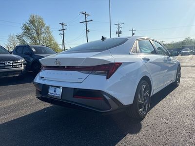 2026 Hyundai Elantra Hybrid - Photo 5