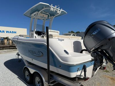2026 Robalo 222 CC - Photo 11