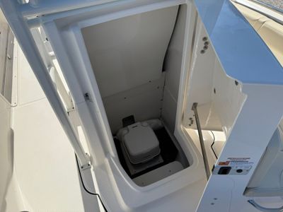 2026 Robalo 222 CC - Photo 5