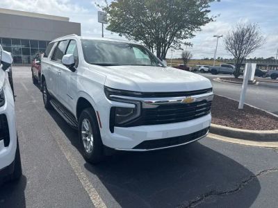 2026 Chevrolet Suburban - Photo 2