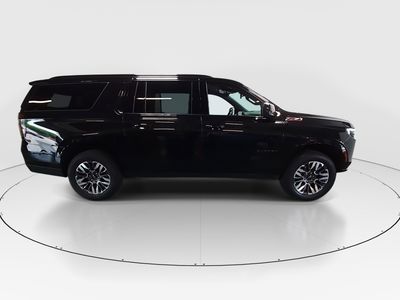 2025 Chevrolet Suburban - Photo 8