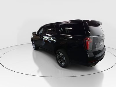 2025 Chevrolet Suburban - Photo 5