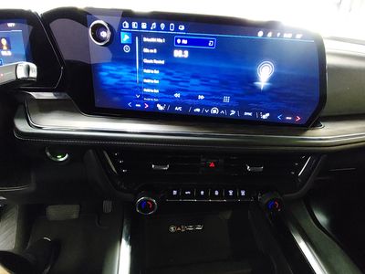 2025 Chevrolet Suburban - Photo 21