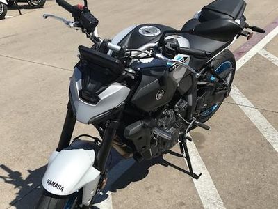 2025 Yamaha MT-07 — rear three-quarter view