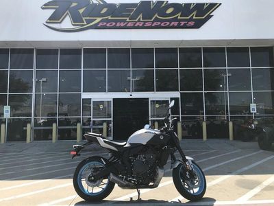 2025 Yamaha MT-07 — front three-quarter view