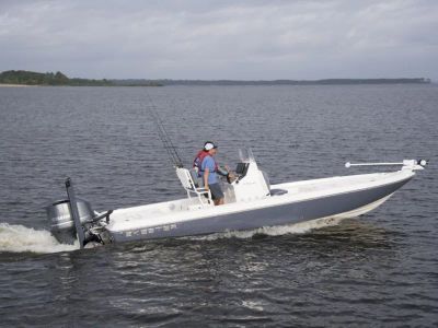 2019 Skeeter SX240 — front three-quarter view