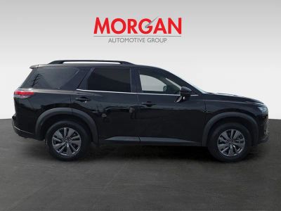 2024 Nissan Pathfinder — rear three-quarter view