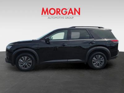 2024 Nissan Pathfinder — engine compartment view