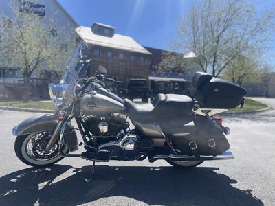 2009 Harley-Davidson FLHRC - Road King Classic - Photo 5