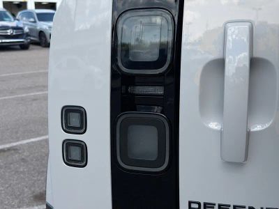 2026 Land Rover Defender 110 — photo 10 view