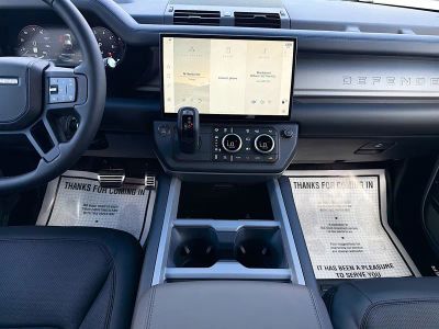 2026 Land Rover Defender 110 — photo 19 view