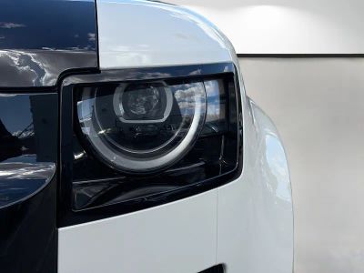 2026 Land Rover Defender 110 — photo 9 view