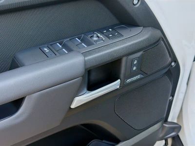 2026 Land Rover Defender 110 — photo 23 view