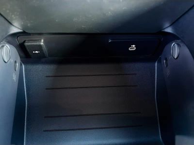 2026 Land Rover Defender 110 — photo 31 view