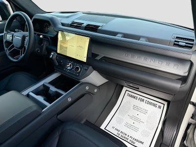 2026 Land Rover Defender 110 — photo 14 view