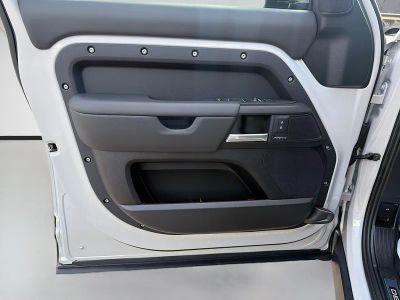 2026 Land Rover Defender 110 — photo 22 view