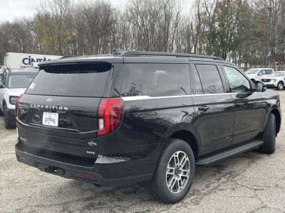 2025 Ford Expedition - Photo 3