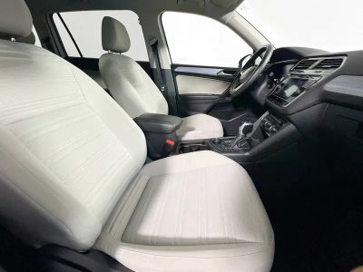 2022 Volkswagen Tiguan — photo 26 view