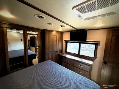 2021 Grand Design Solitude — photo 20 view