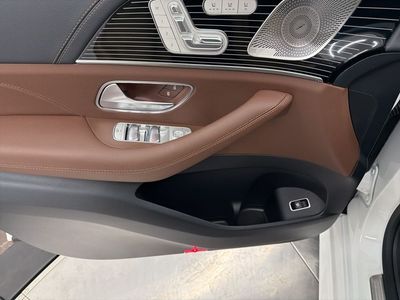 2026 Mercedes-Benz GLE — photo 17 view