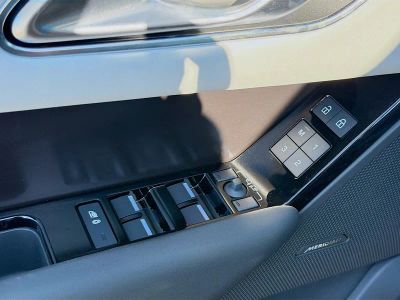 2026 Land Rover Range Rover Velar — photo 22 view
