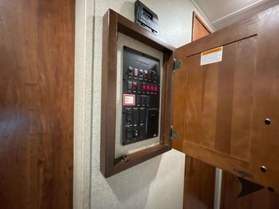 2017 Keystone RV Avalanche - Photo 48