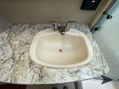 2017 Keystone RV Avalanche - Photo 52