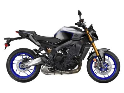 2025 Yamaha MT-09 SP — front three-quarter view