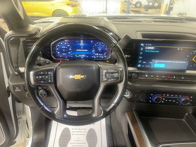 2024 Chevrolet Silverado 3500HD — photo 10 view