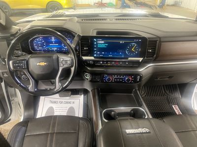 2024 Chevrolet Silverado 3500HD — photo 12 view