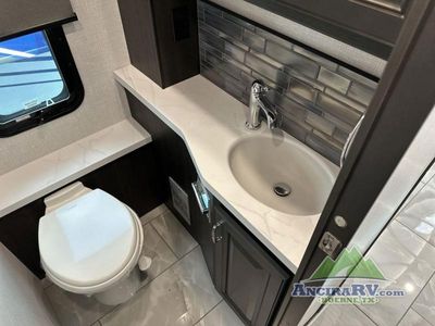 2026 Fleetwood RV Discovery - Photo 26