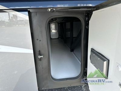 2026 Fleetwood RV Discovery - Photo 34