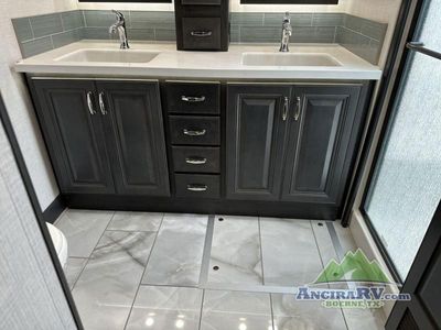 2026 Fleetwood RV Discovery - Photo 20