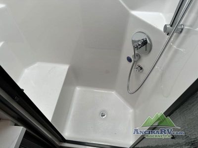 2026 Fleetwood RV Discovery - Photo 22