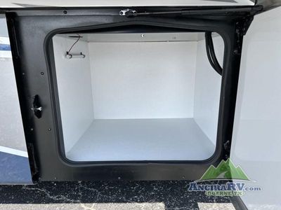 2026 Fleetwood RV Discovery - Photo 31