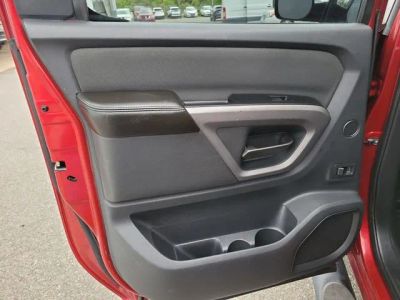 2015 Nissan Titan — photo 12 view