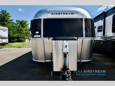 2017 Airstream Classic - Photo 3