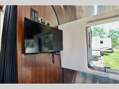 2017 Airstream Classic - Photo 40
