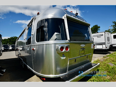 2017 Airstream Classic - Photo 5
