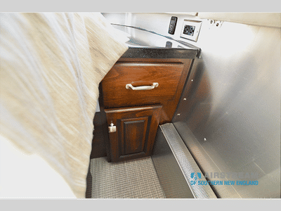 2017 Airstream Classic - Photo 41