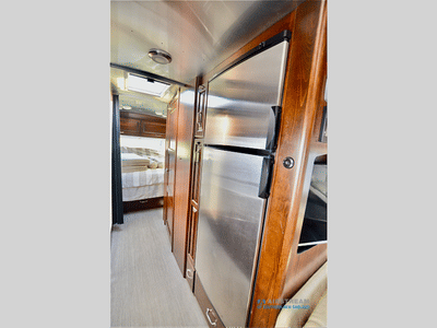2017 Airstream Classic - Photo 25
