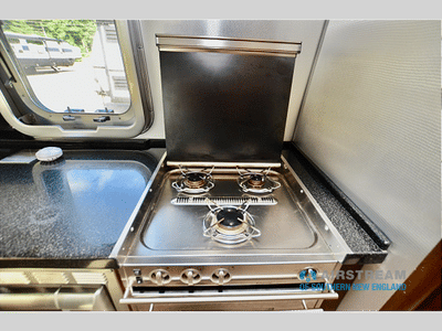 2017 Airstream Classic - Photo 17