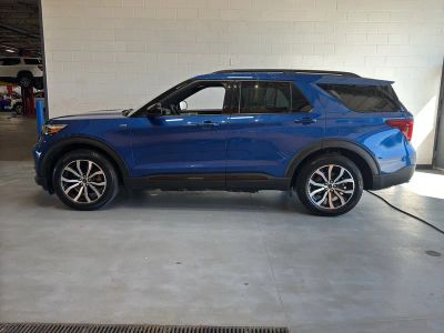 2022 Ford Explorer — side profile view
