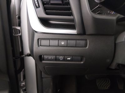 2025 Nissan Rogue - Photo 13