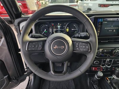 2026 Pre-Owned 2025 Jeep Wrangler 4xe - Photo 18