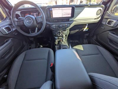 2026 Jeep Wrangler — photo 13 view