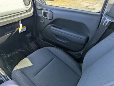 2026 Jeep Wrangler — photo 15 view