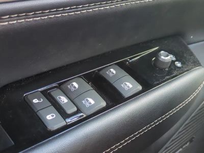 2025 Jeep Wagoneer — photo 25 view